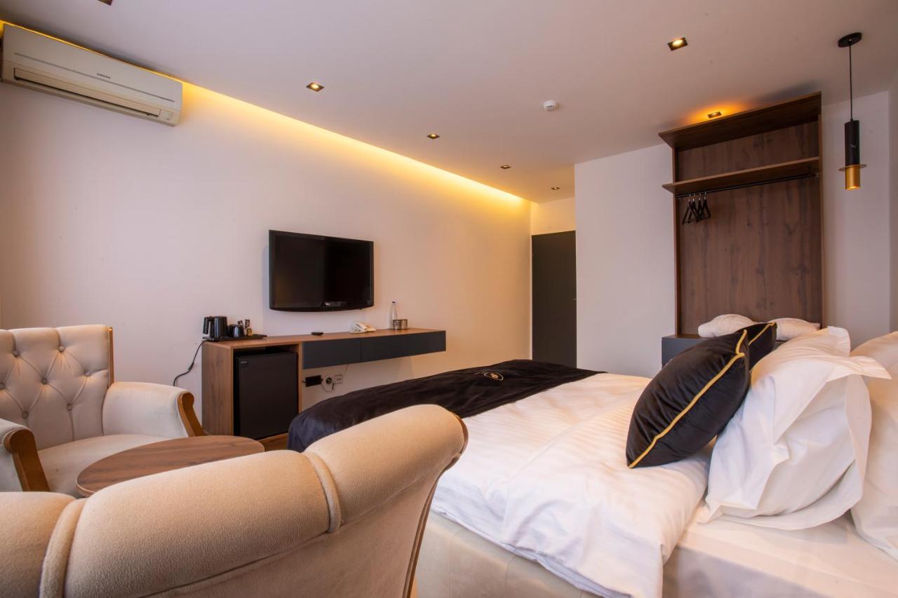 Plaza Boutique Hotel Pristina Eksteriør billede