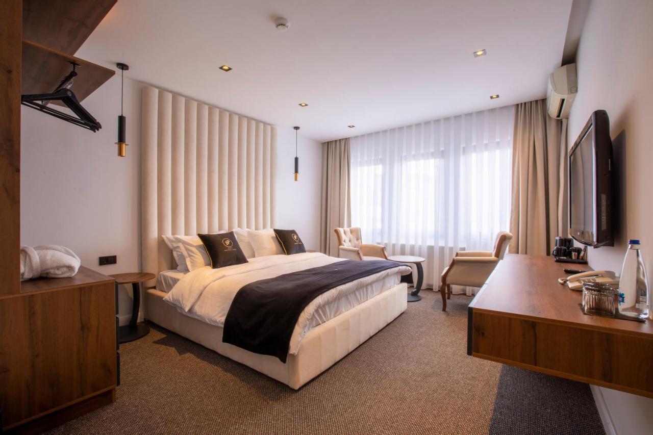 Plaza Boutique Hotel Pristina Eksteriør billede