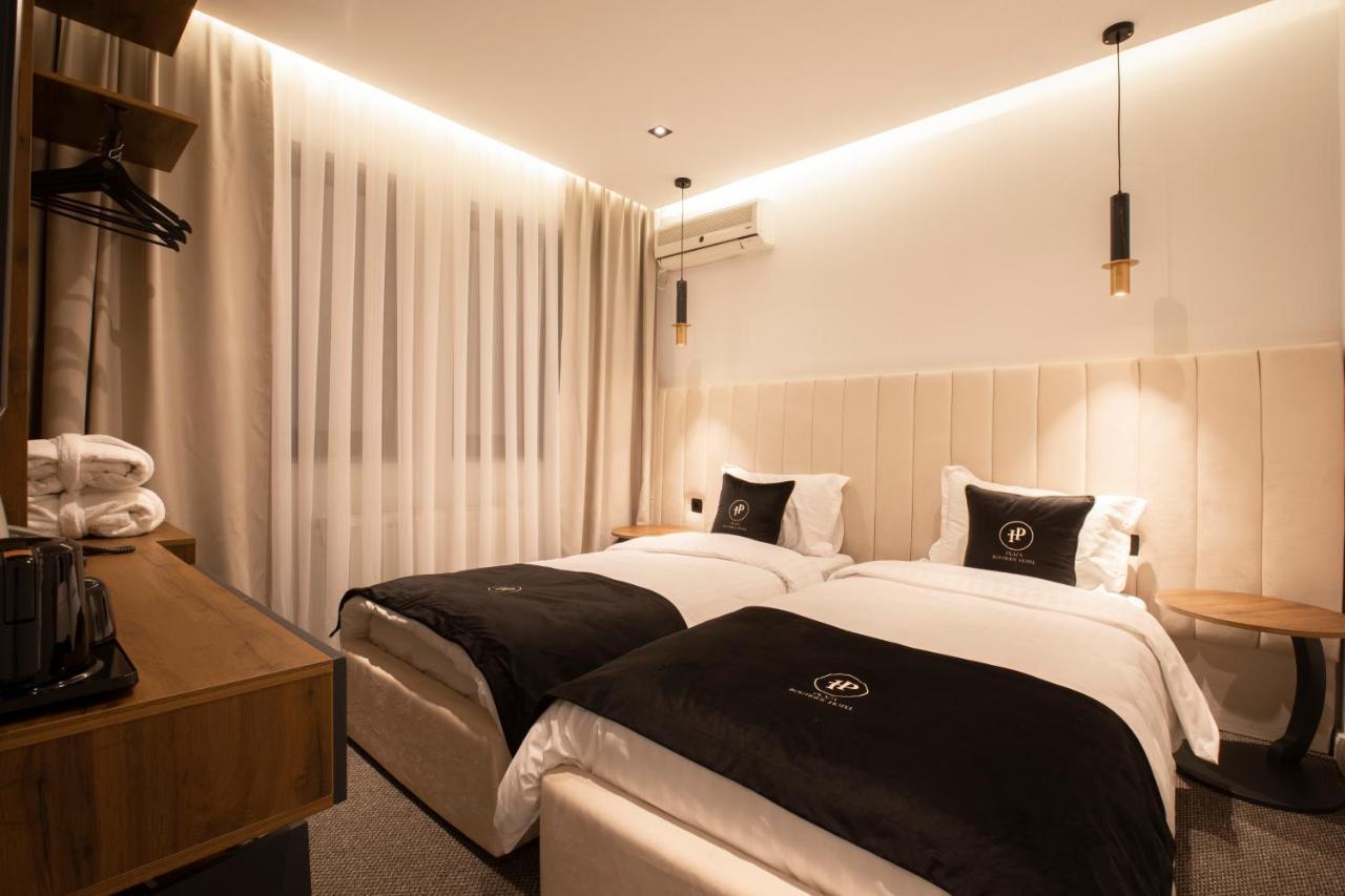Plaza Boutique Hotel Pristina Eksteriør billede