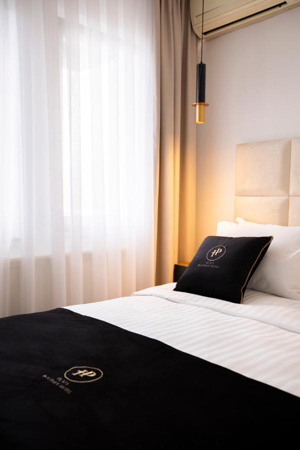 Plaza Boutique Hotel Pristina Eksteriør billede