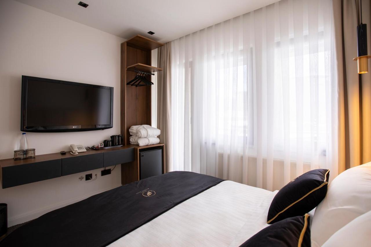 Plaza Boutique Hotel Pristina Eksteriør billede